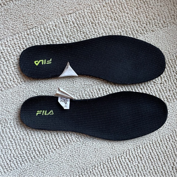 FILA Fantastiq 2 Running Shoe Sneaker Size 5.5 EUC Unisex Lightweight - Picture 7 of 11